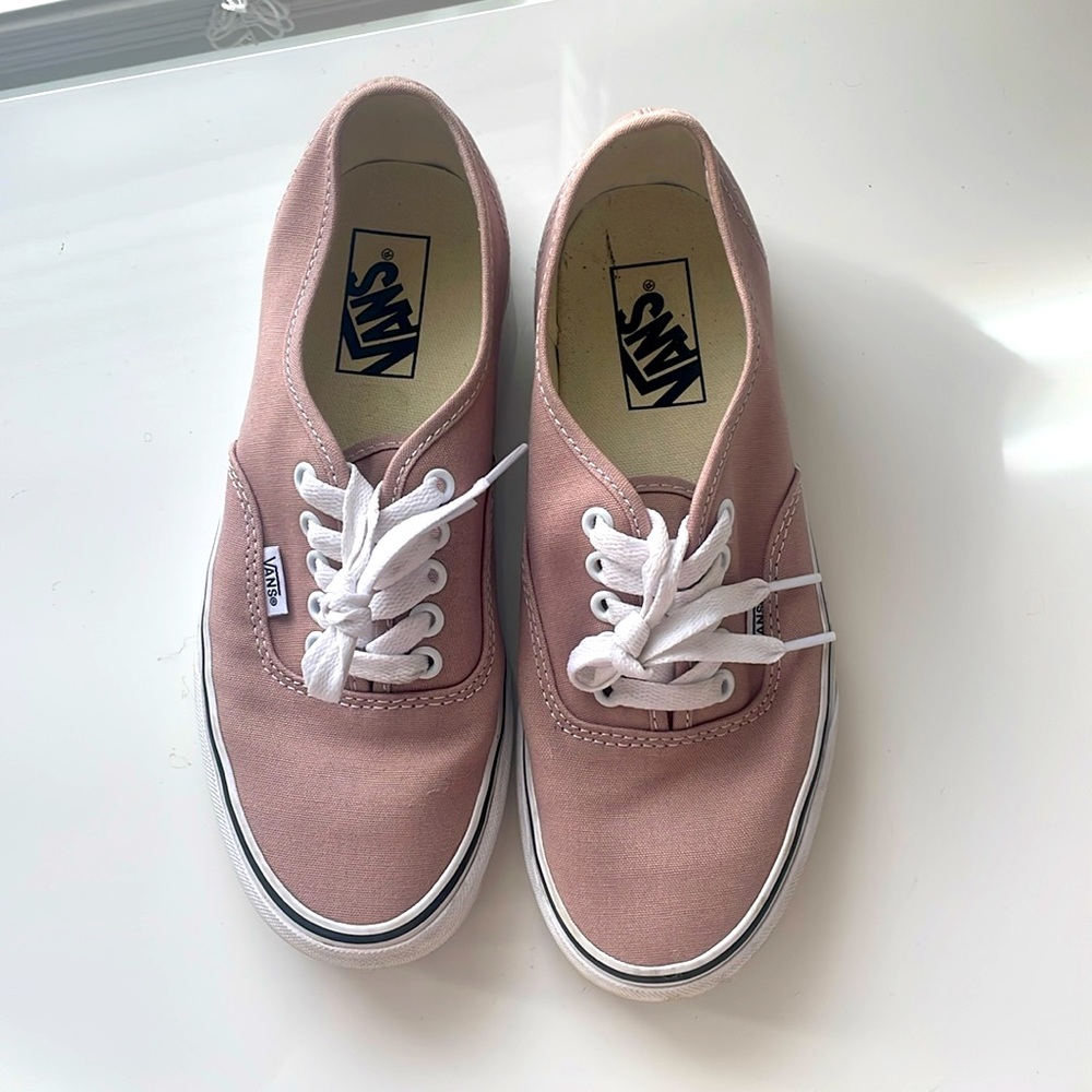 Womens size 8 vans - LIKE NEW